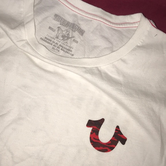 Red camo true religion T-shirt - Picture 2 of 2